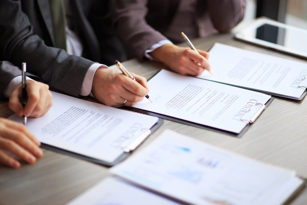 Contratos corporativos: como uma assessoria jurídica pode ajudar?
