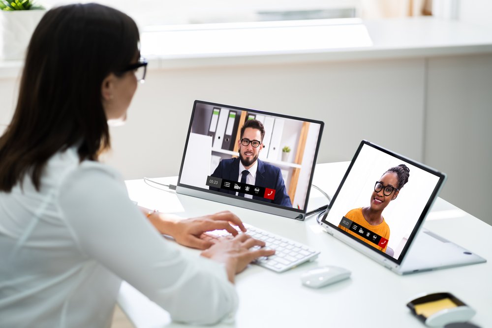 Trabalho híbrido: como funciona?